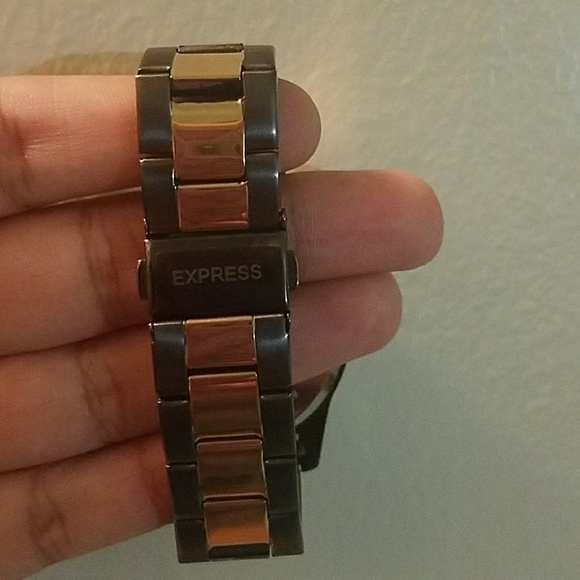 Watch - Picture 2 of 4